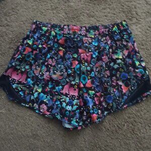 Lululemon Hotty Hot Floral Shorts Size 10